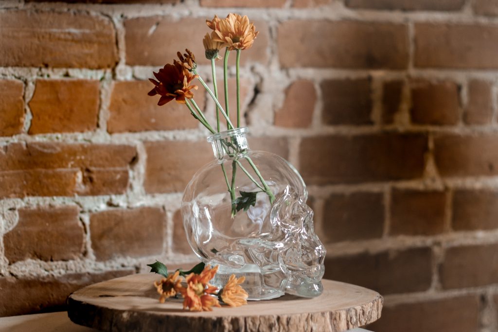 Article_CrystalHead_DIY_1ou2cocktails-1024×683