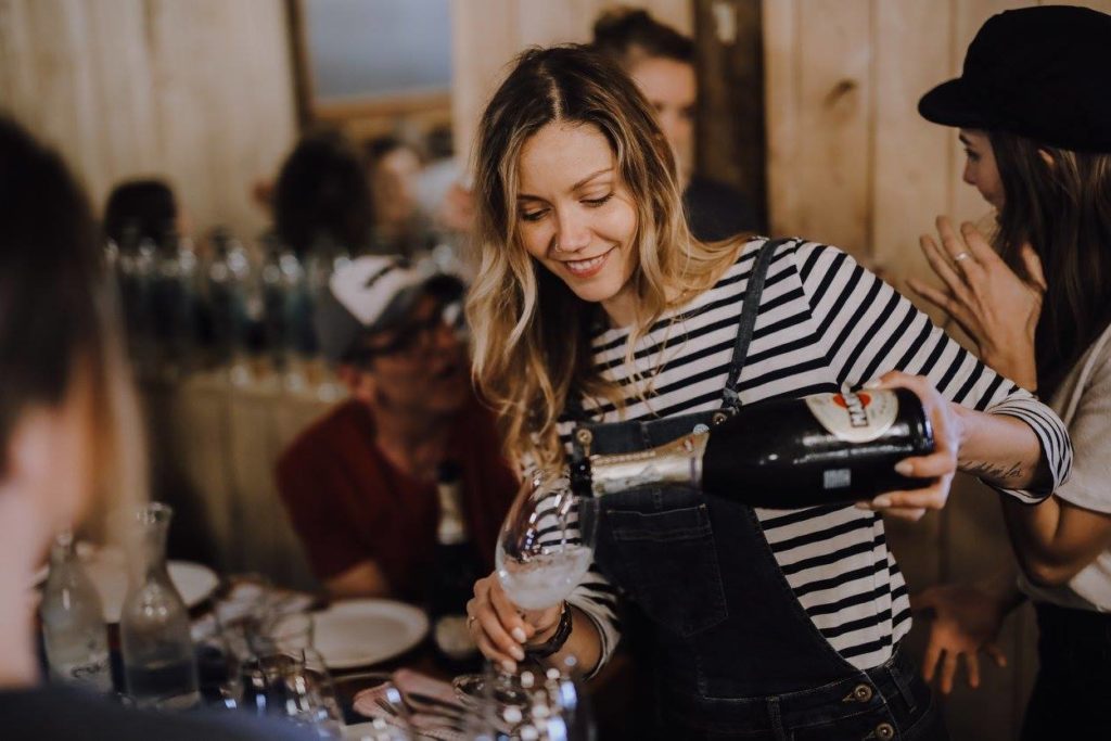 article_art_apero_Camille_Ralph_StGermain_invasion_cocktail