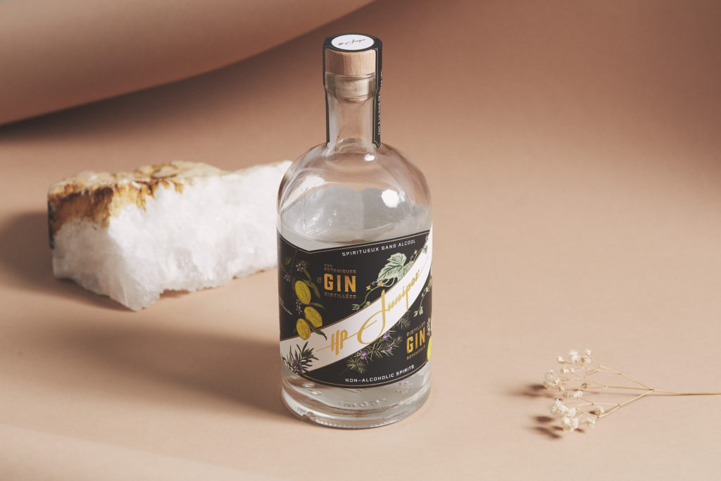 bouteille de gin sans alcool québécois HP Juniper