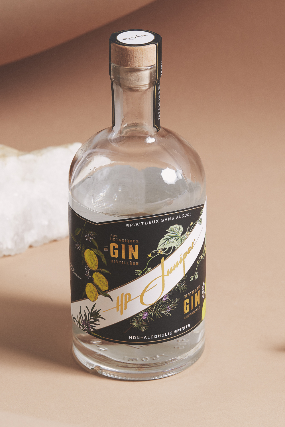 bouteille de gin sans alcool québécois HP Juniper