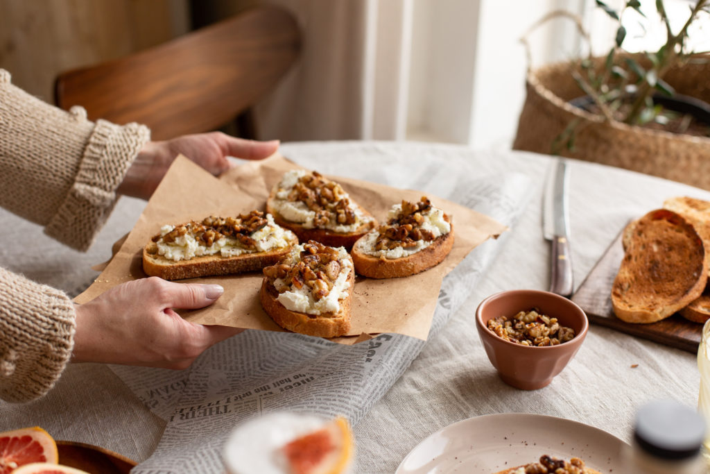 Toast fromage de chèvre et noix de Grenoble