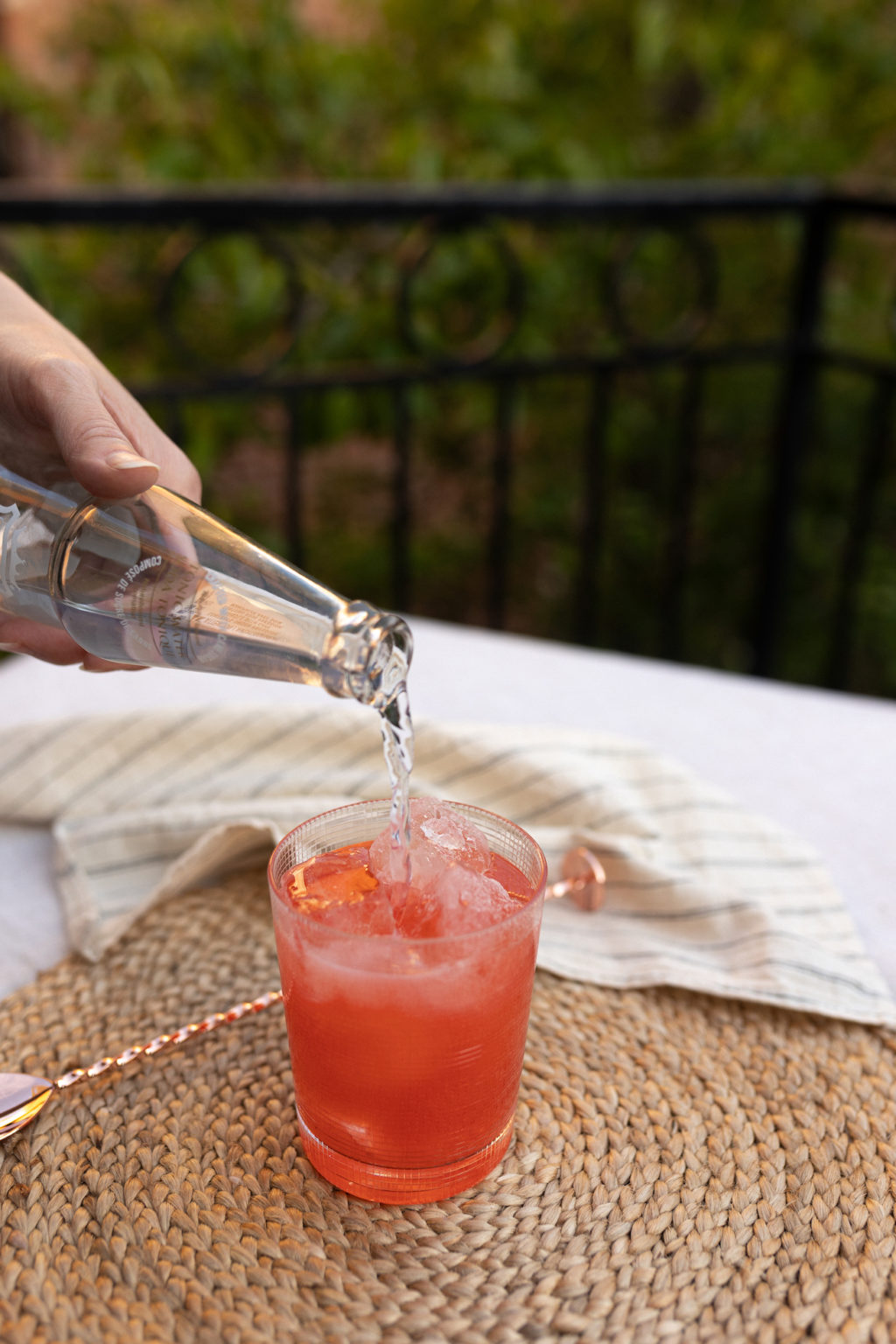 Cocktail_Spritz_sans_alcool_fraise_Atypique_1ou2cocktails_AW3A3378