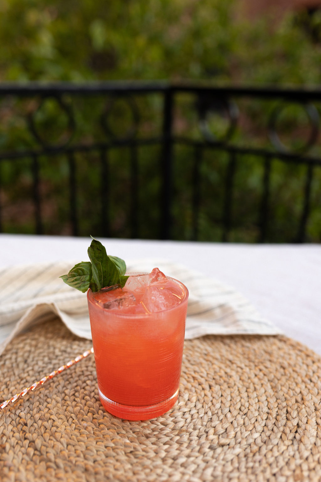Cocktail_Spritz_sans_alcool_fraise_Atypique_1ou2cocktails_AW3A3411