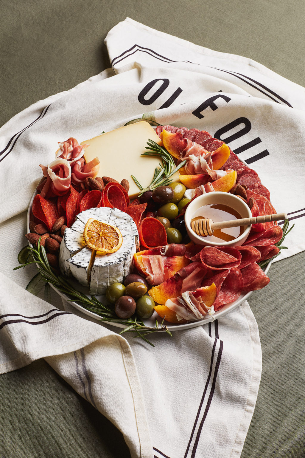 Recette_Planche_Charcuteries_Festive_Nostrano_1ou2cocktails_kp_10212021_17034_lr