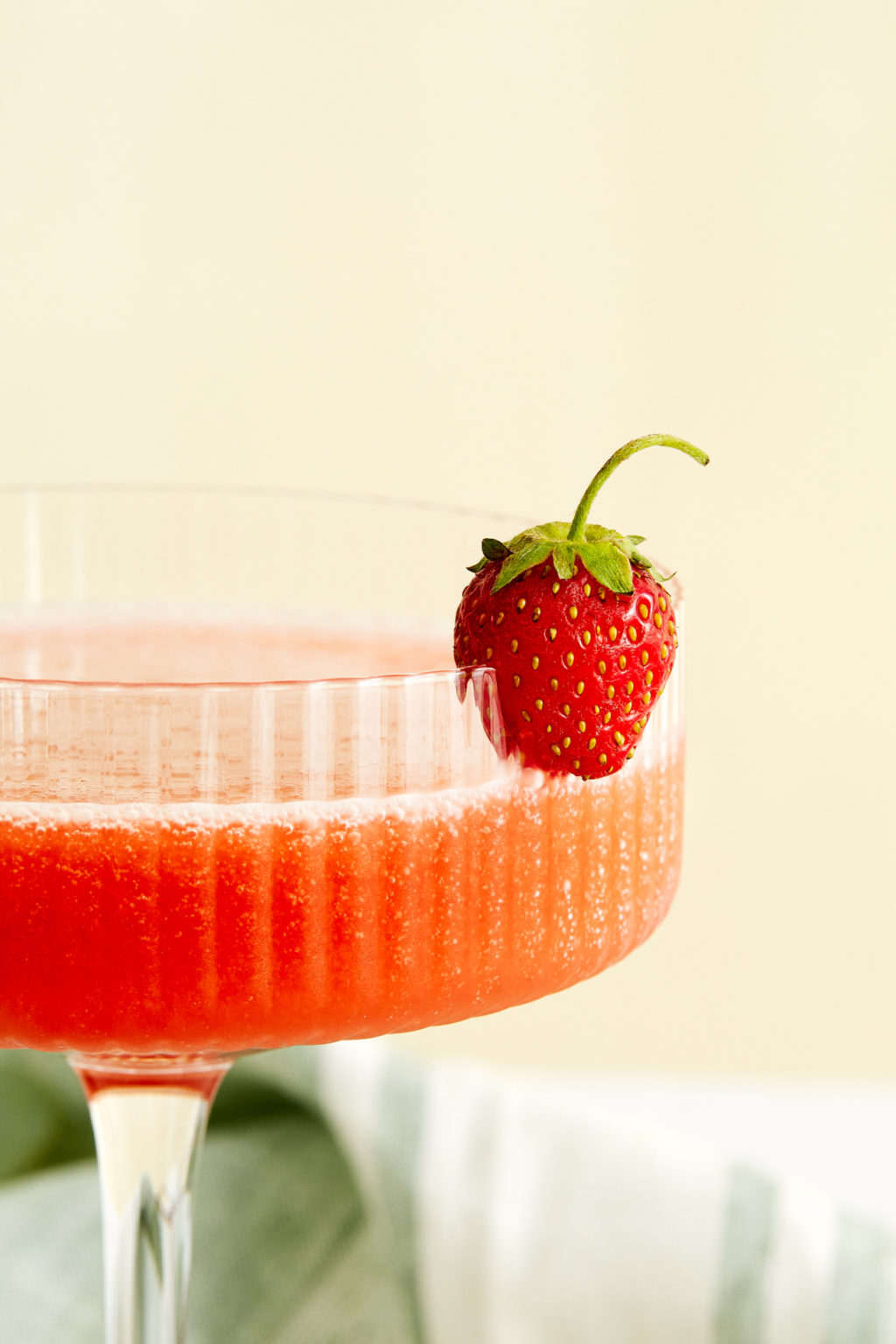 Cocktail_Sour_Fraise_Basilic_A+superfruit_1ou2Cocktails_kp_06232022_25060_lr