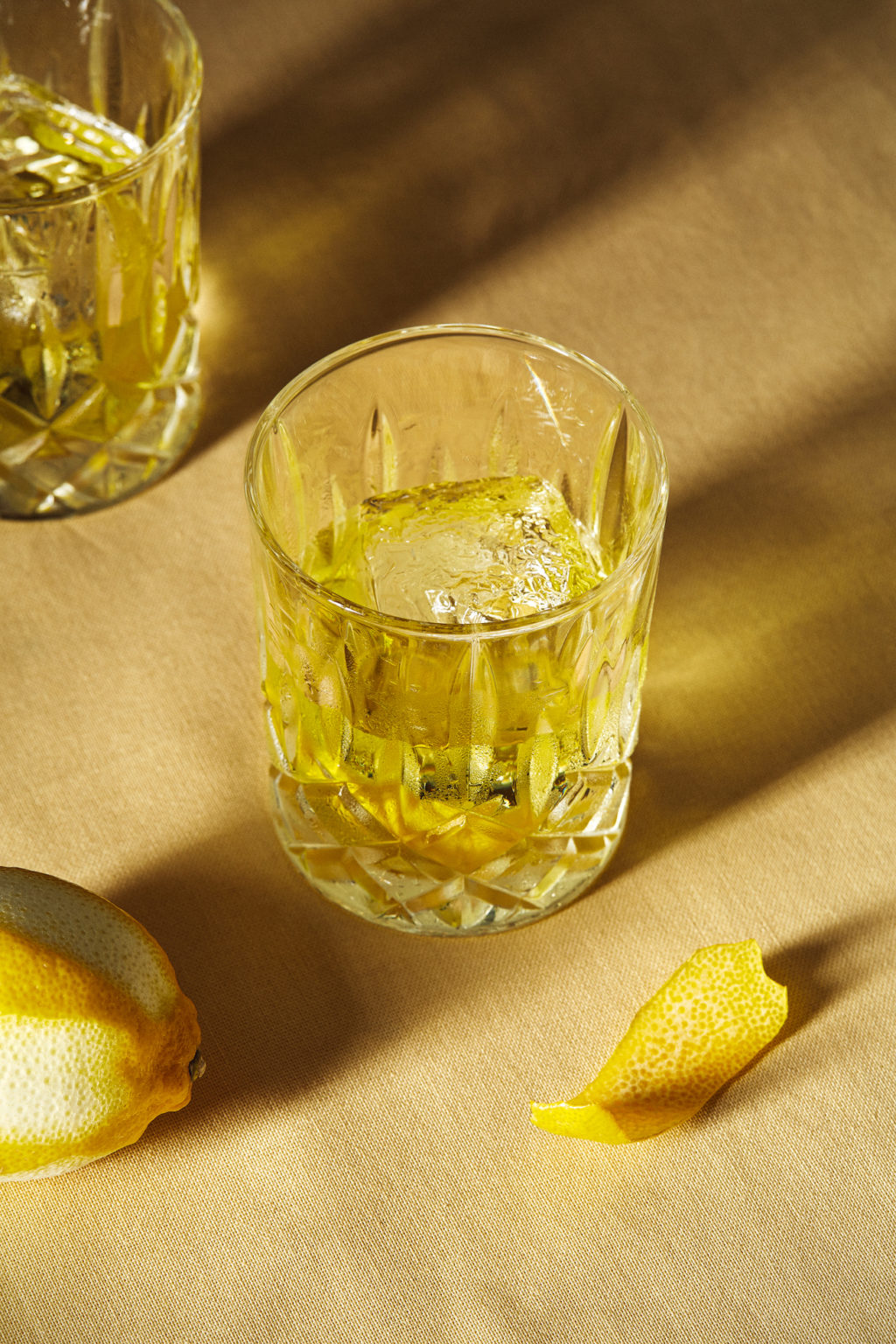 Cocktail_White_Negroni_1ou2Cocktails_kp_09222022_29110_lr