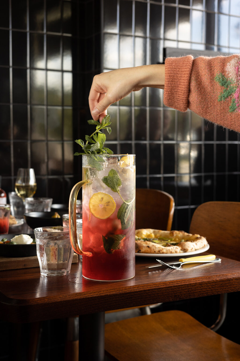 Cocktail_sangria_cosmopolitaine_pichet_Pizza_no900_1ou2Cocktails_AW3A2696