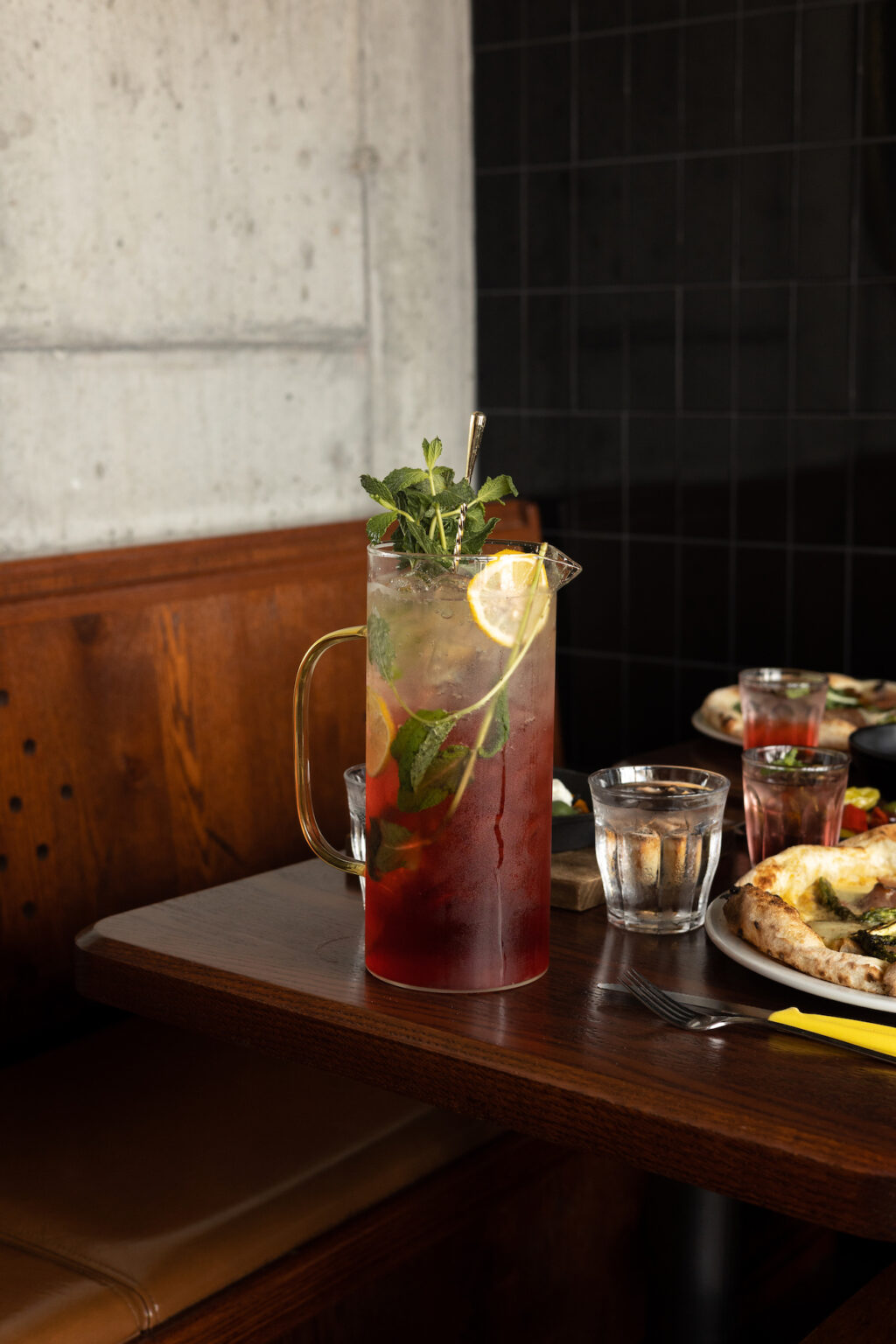 Cocktail_sangria_cosmopolitaine_pichet_Pizza_no900_1ou2Cocktails_AW3A2741